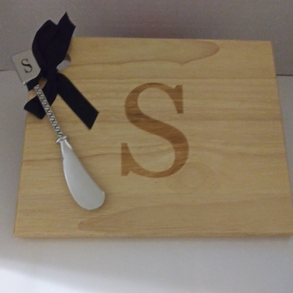STEIN MART Monogram Oak Wood Cheese Board w/Spreader, S-Initial (S)